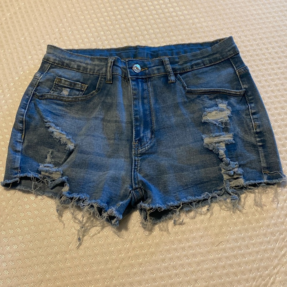 NWOT Super stretchy jean shorts Medium